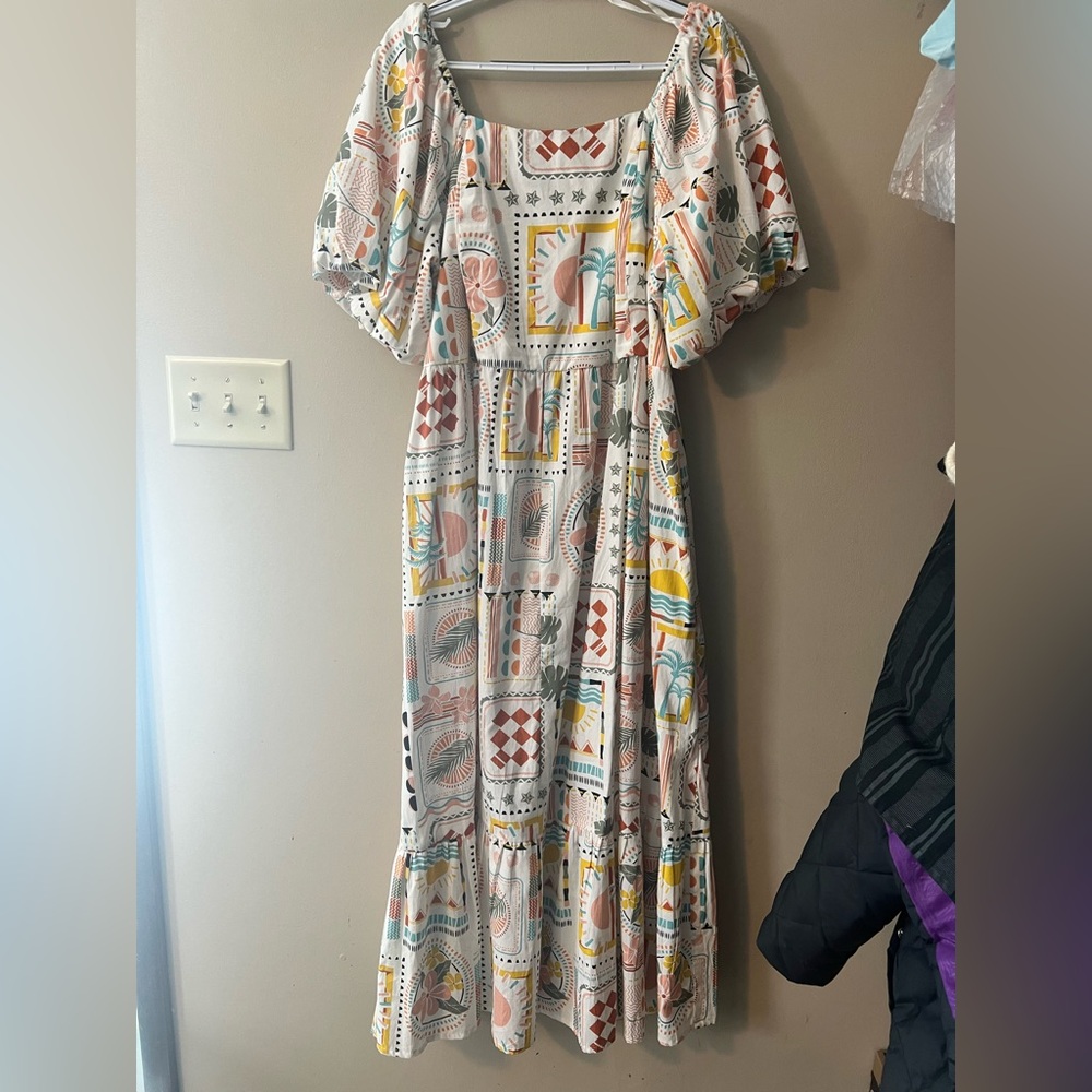 Lea 1x maxi dress in cotton with a patchwork summer type print. Tiered style.